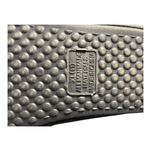 Black Fuzzy Slippers with Bows – Size XL (11) - Picture 6 of 6